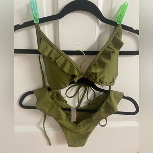 Romwe olive green 2 piece swimsuit size medium